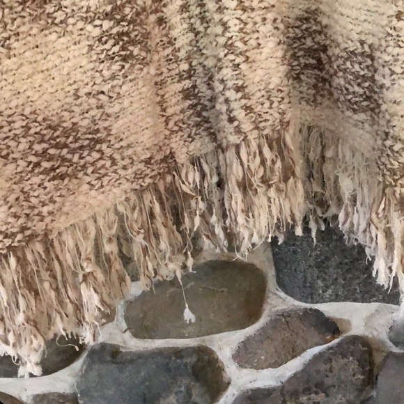 Poncho sweater - Picture 2 of 3